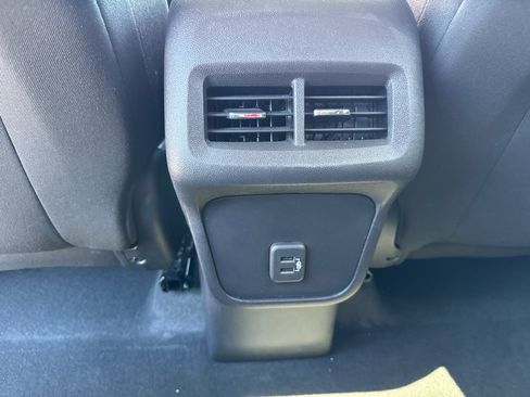 Used 2024 Chevrolet Equinox LT w/ LPO, Floor Liner Package FWD image 7