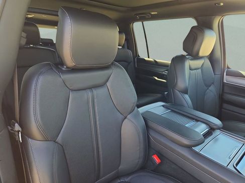 New 2026 Jeep Grand Wagoneer L 4WD image 31