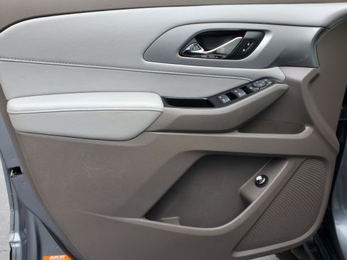 Used 2019 Chevrolet Traverse LT FWD image 9