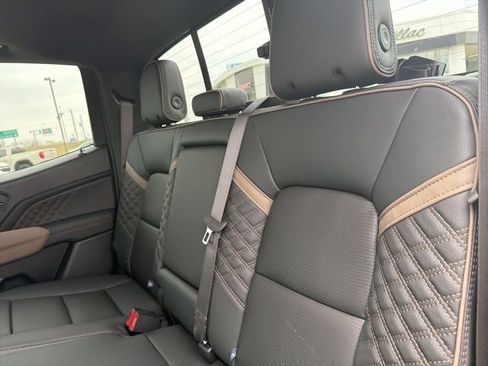 New 2026 GMC Canyon Denali image 16