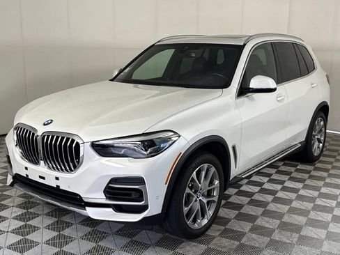 Used 2023 BMW X5 sDrive40i w/ Premium Package RWD image 2