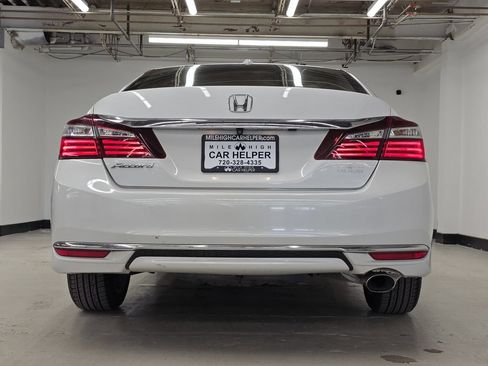 Used 2016 Honda Accord EX-L image 10