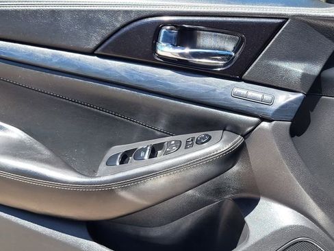 Used 2019 Nissan Maxima Platinum w/ Sport Mat Group FWD image 14