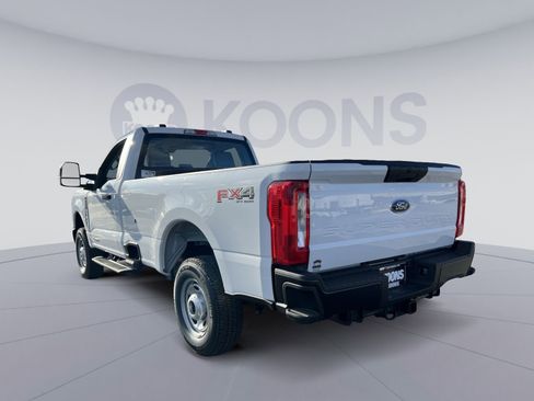 New 2026 Ford F250 XL w/ FX4 Off-Road Package image 4