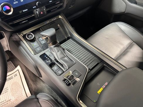 Used 2024 Lexus GX 550 image 14