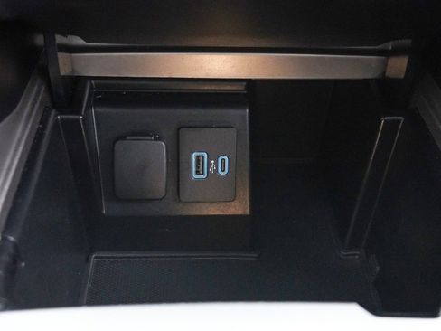 Used 2020 Ford Explorer XLT w/ Equipment Group 202A image 61