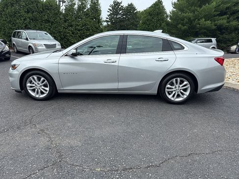 Used 2018 Chevrolet Malibu LT FWD image 11