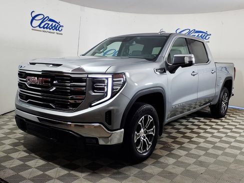 Used 2025 GMC Sierra 1500 SLT AWD/4WD image 6