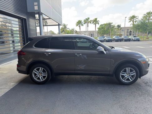 Used 2016 Porsche Cayenne image 11