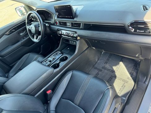 Used 2024 Honda Pilot Touring image 13