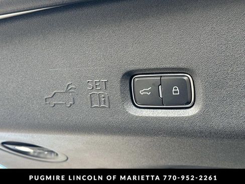 New 2026 Lincoln Navigator Reserve image 18