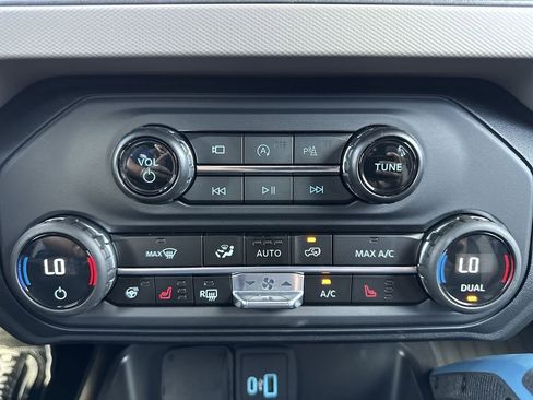 Used 2024 Ford Bronco Wildtrak image 27