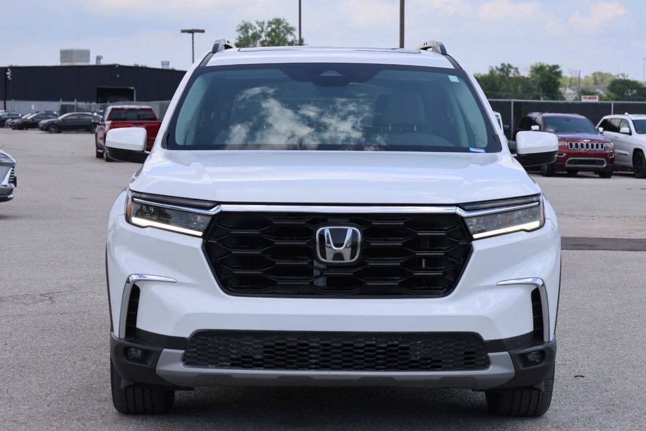 Used 2025 Honda Pilot Touring image 5
