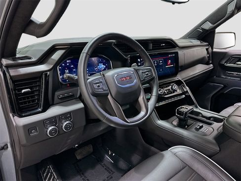 Used 2024 GMC Sierra 1500 AT4X image 9
