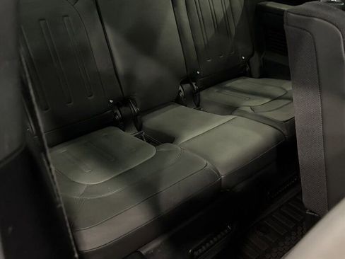 Used 2023 Land Rover Defender 130 X image 22