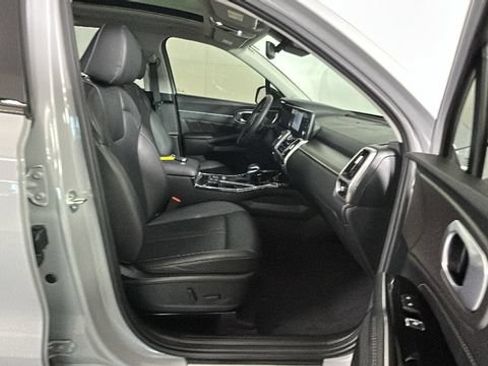 Used 2023 Kia Sorento SX AWD/4WD image 31