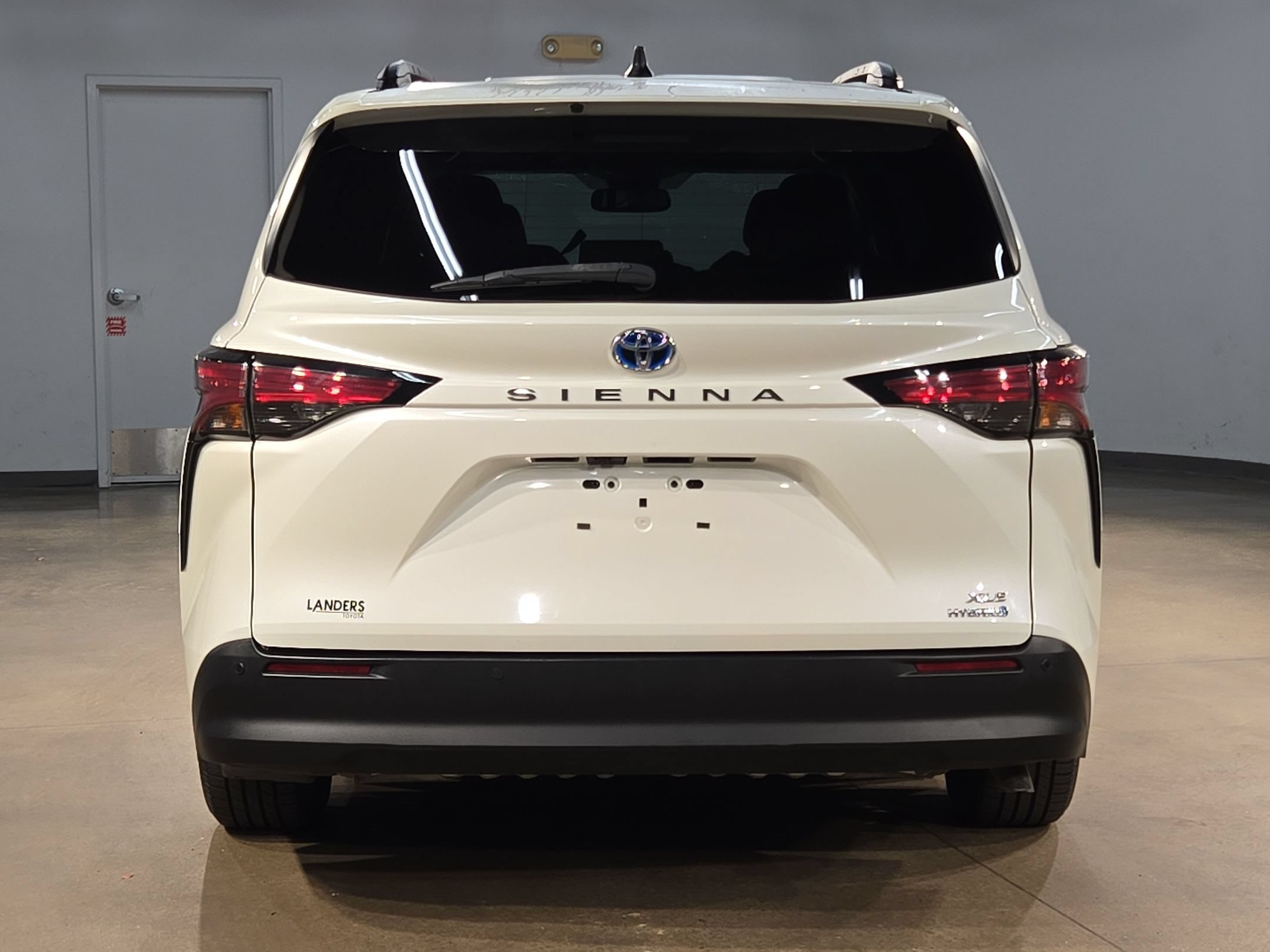 Used 2021 Toyota Sienna XLE FWD image 6