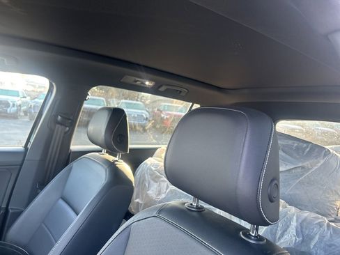 Used 2021 Volkswagen Tiguan SE R-Line image 19