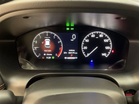 Used 2025 Honda HR-V Sport image 13