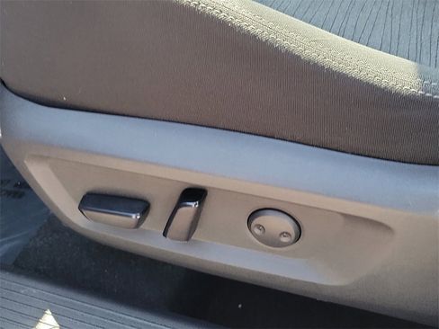 Used 2021 Nissan Rogue SV image 15