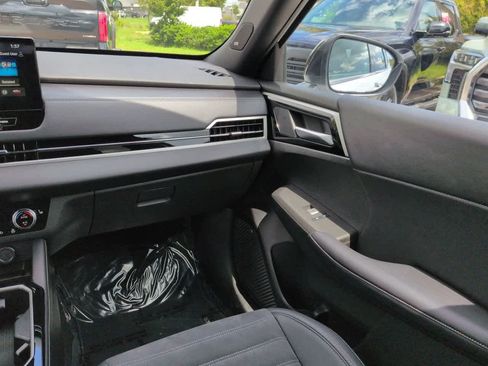 Used 2026 Mitsubishi Outlander SE FWD image 16