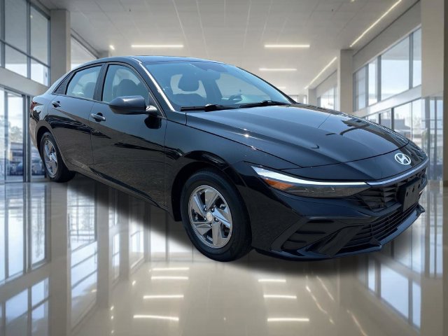 Certified 2024 Hyundai Elantra SE FWD image 7