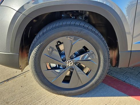 New 2026 Volkswagen Taos S image 5