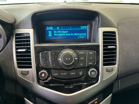 Used 2015 Chevrolet Cruze LT image 17