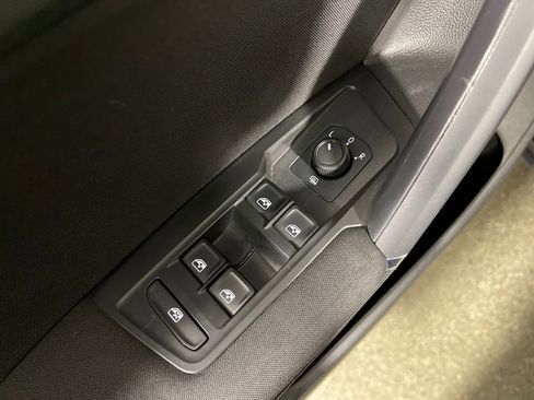 Used 2020 Volkswagen Tiguan S FWD image 18