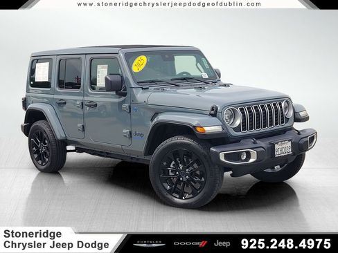 Used 2025 Jeep Wrangler Unlimited Sahara w/ Safety Group AWD/4WD image 1