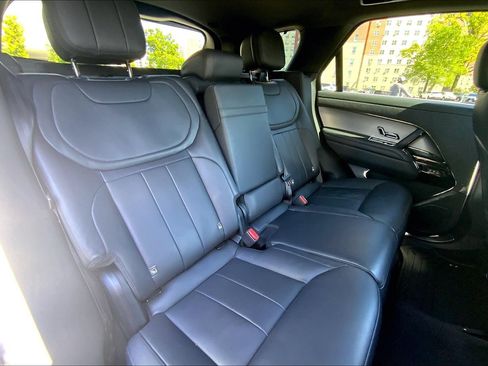 Certified 2025 Land Rover Range Rover Sport SE AWD/4WD image 19