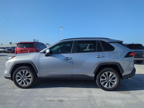 Used 2023 Toyota RAV4 XLE Premium FWD image 5