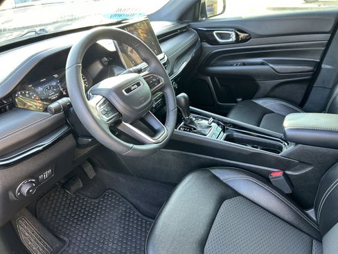 Used 2024 Jeep Compass Latitude w/ Convenience Group image 14