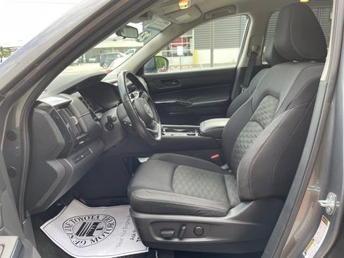 Used 2023 Nissan Pathfinder SV AWD/4WD image 10