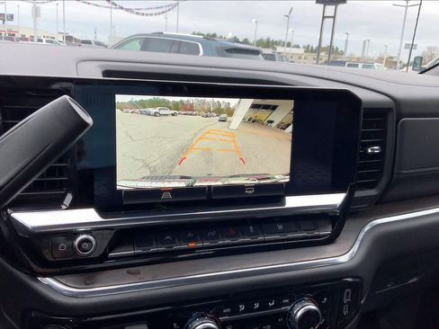 Used 2025 GMC Sierra 1500 SLT image 27