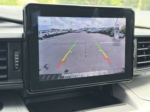 Certified 2023 Ford Explorer XLT AWD/4WD image 4