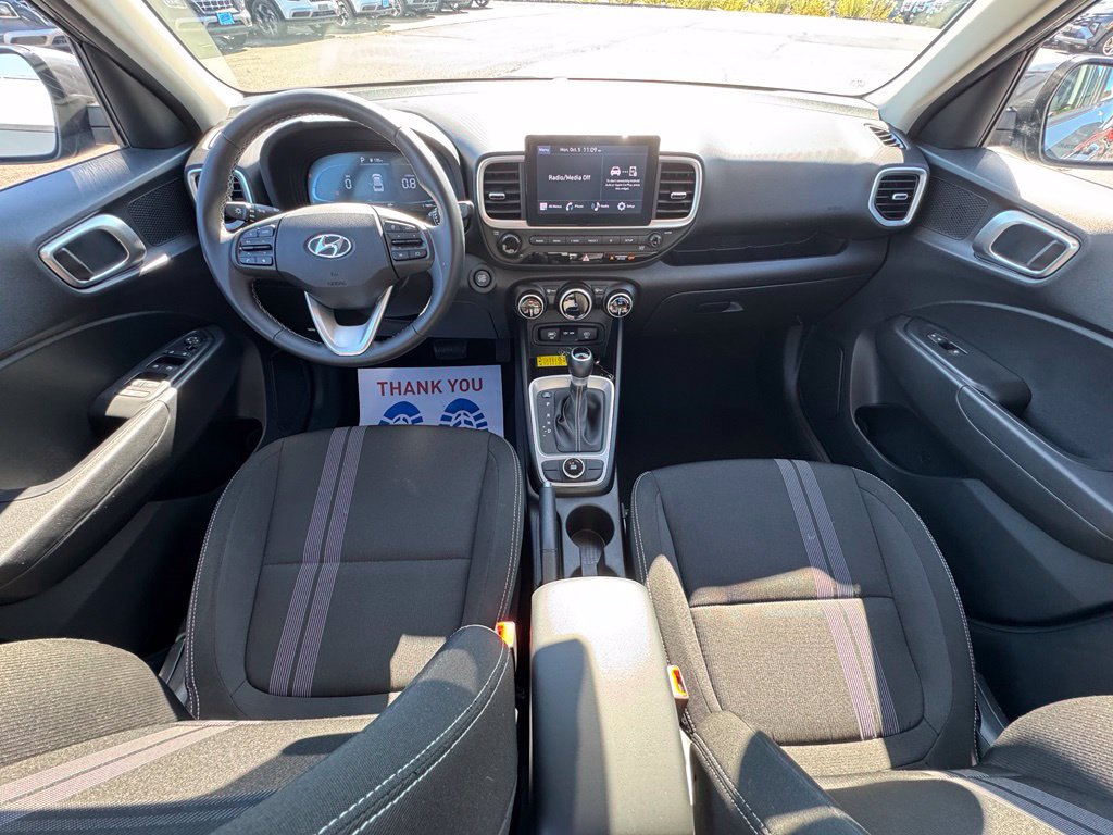 Used 2024 Hyundai Venue SEL FWD image 13