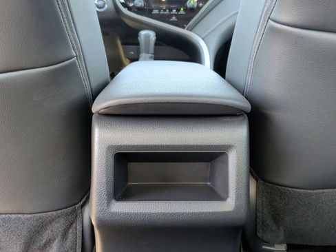 Used 2022 Toyota Camry SE w/ Convenience Package image 25
