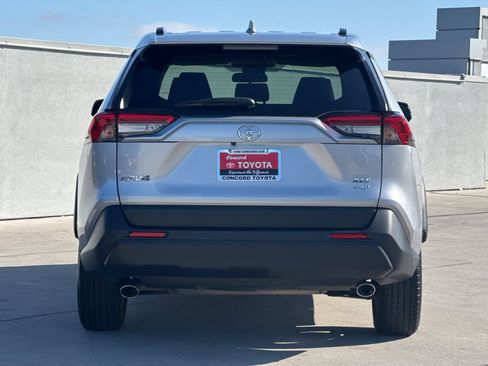 Used 2024 Toyota RAV4 XLE AWD/4WD image 9