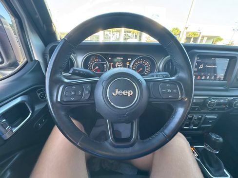 Used 2018 Jeep Wrangler Unlimited Sport S AWD/4WD image 23