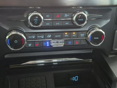 New 2026 Ford F250 Lariat w/ Black Appearance Package AWD/4WD image 12