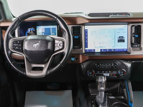Used 2023 Ford Bronco Outer Banks image 18