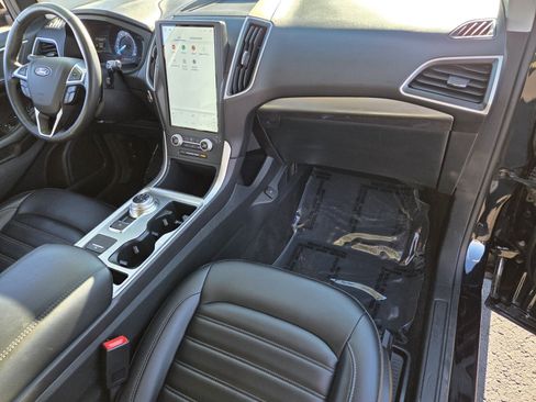 Certified 2024 Ford Edge SEL image 16