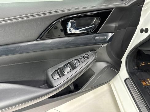 Used 2022 Nissan Maxima Platinum FWD image 13