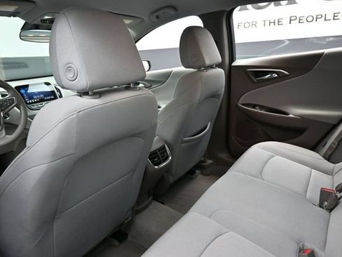 Used 2025 Chevrolet Malibu LT FWD image 24