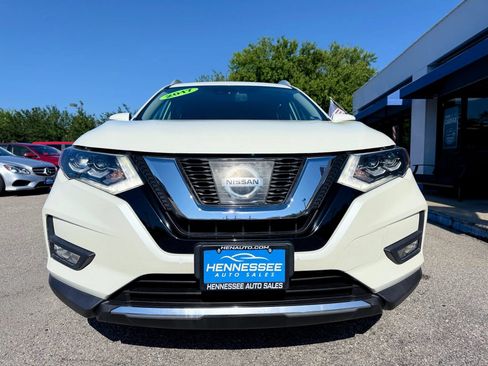 Used 2017 Nissan Rogue SL w/ SL Premium Package AWD/4WD image 3