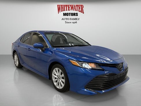 Used 2019 Toyota Camry LE FWD image 5