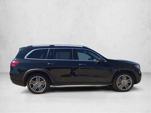Used 2025 Mercedes-Benz GLS 450 4MATIC image 4