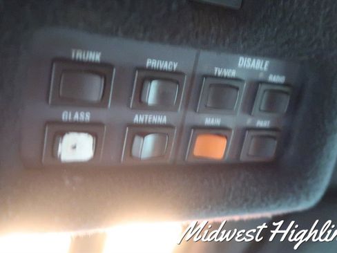 Used 1997 Lincoln Town Car Executive image 16