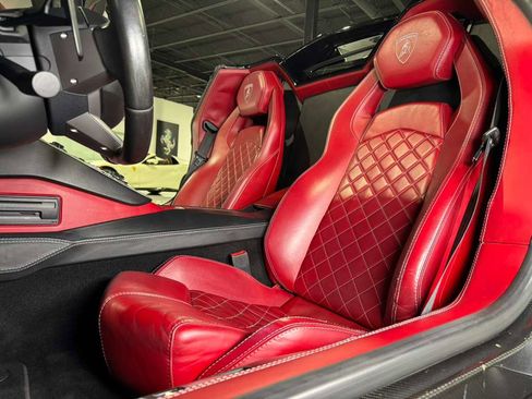 Used 2018 Lamborghini Aventador S image 26